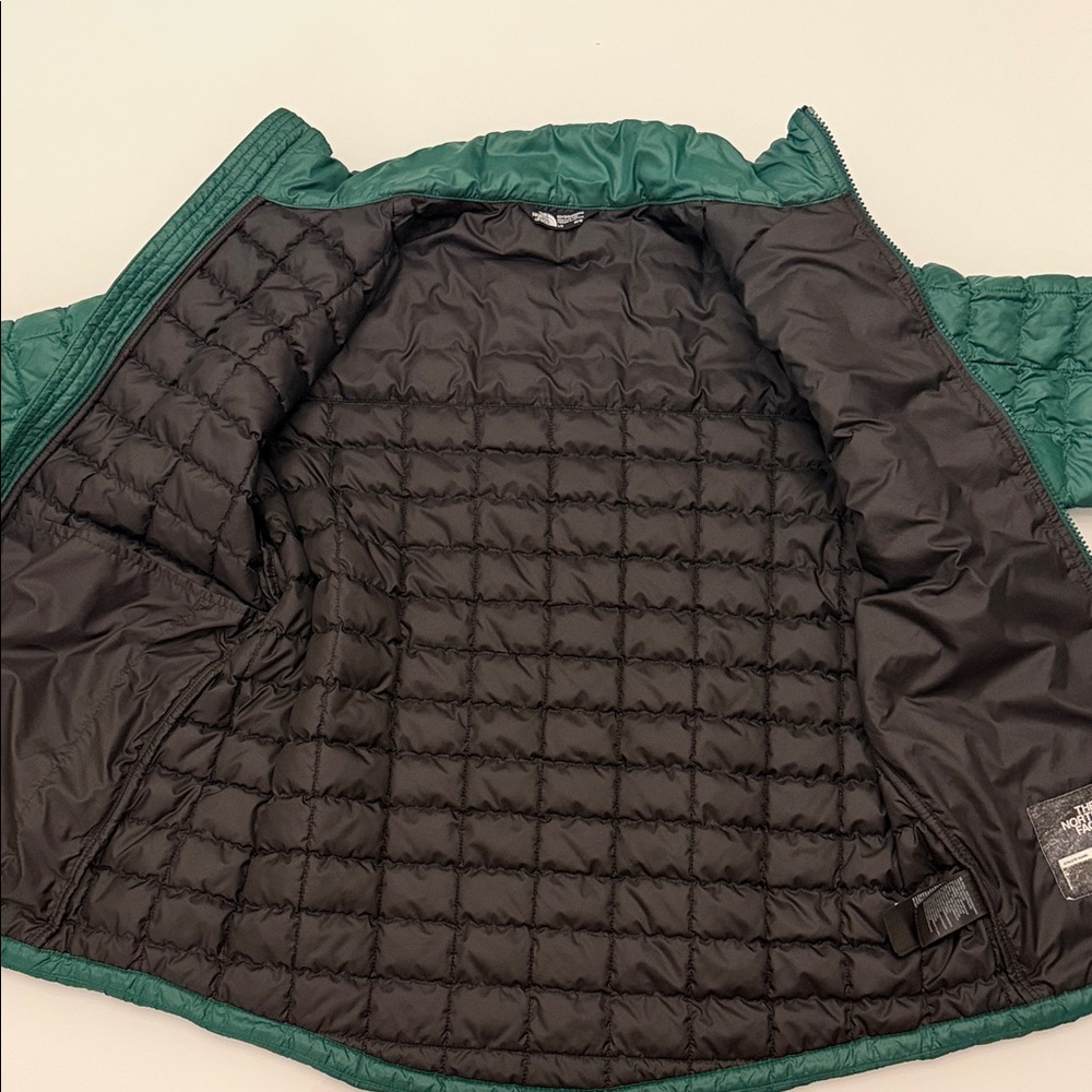 The North Face Kids Green and Black Thermoball Puffer Jacket - Picture 5 of 7